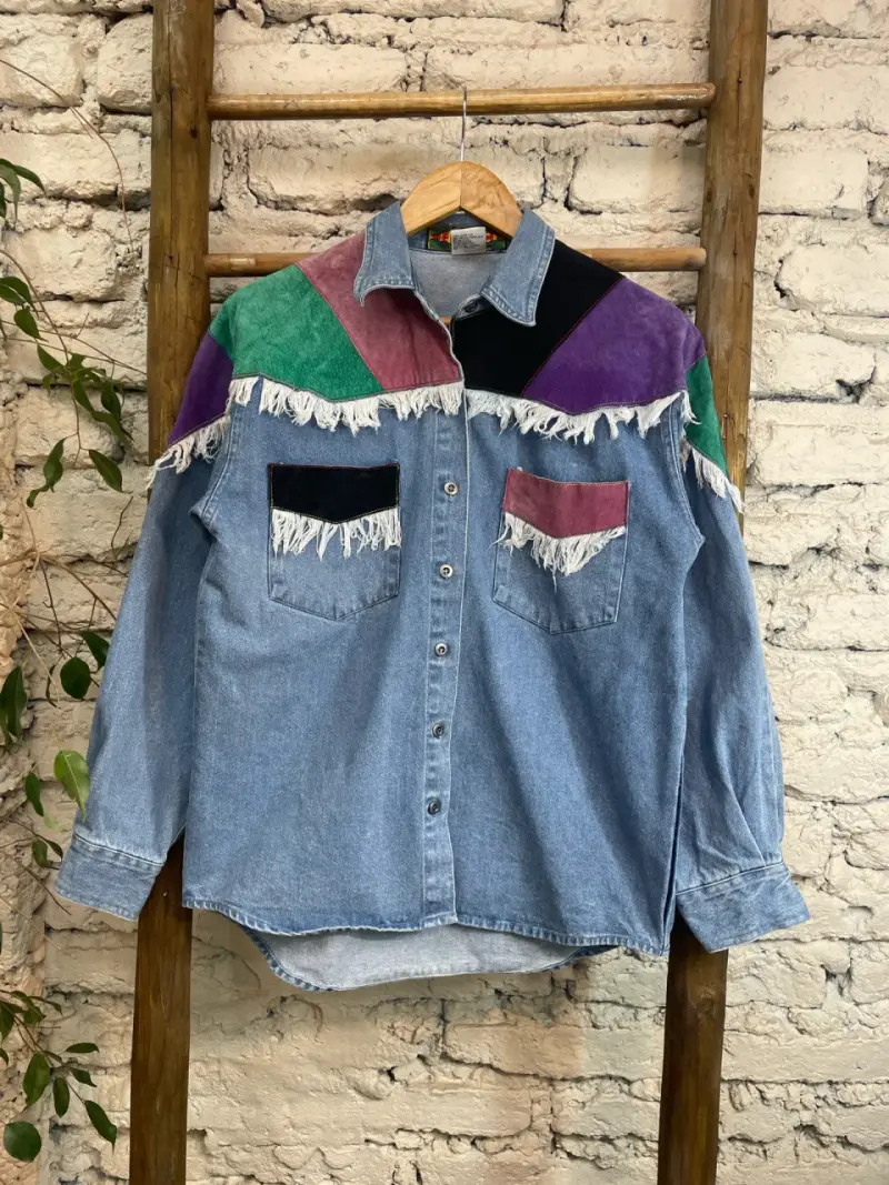 Joya vintage camisa denim con retazos agamuzados. - 1