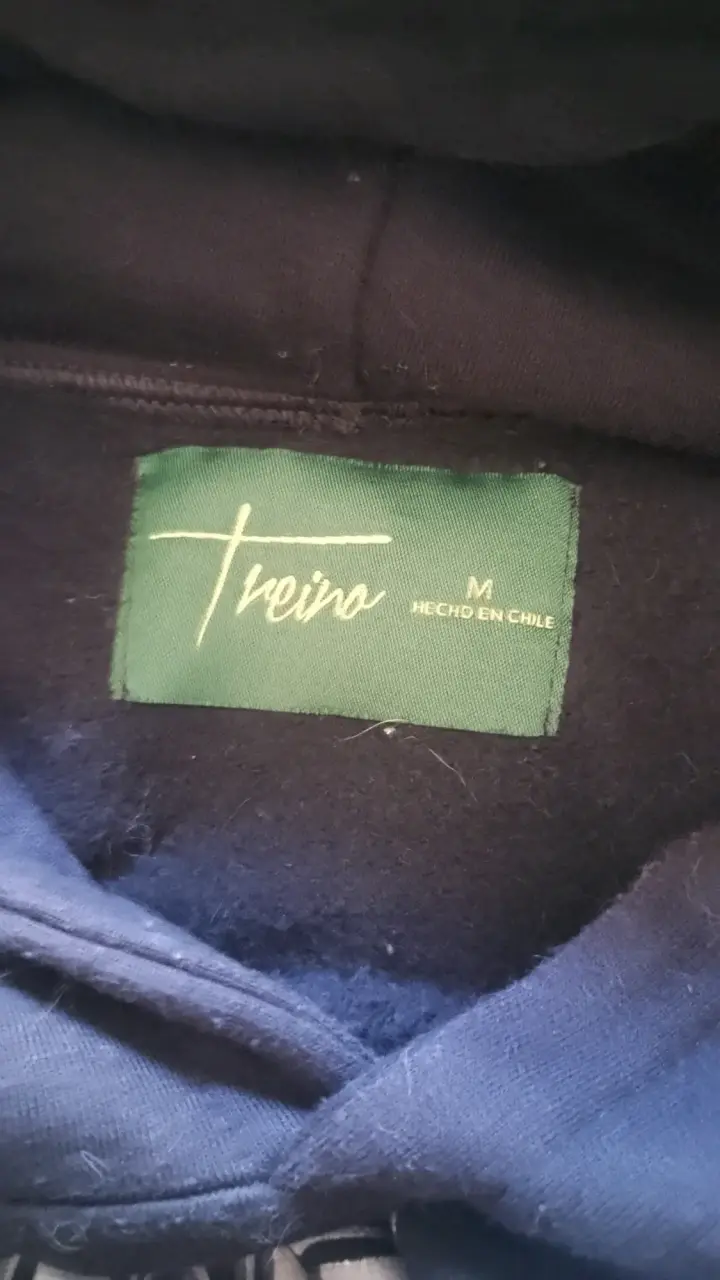 Polerón negro con capucha Treino diseño gráfico - 3