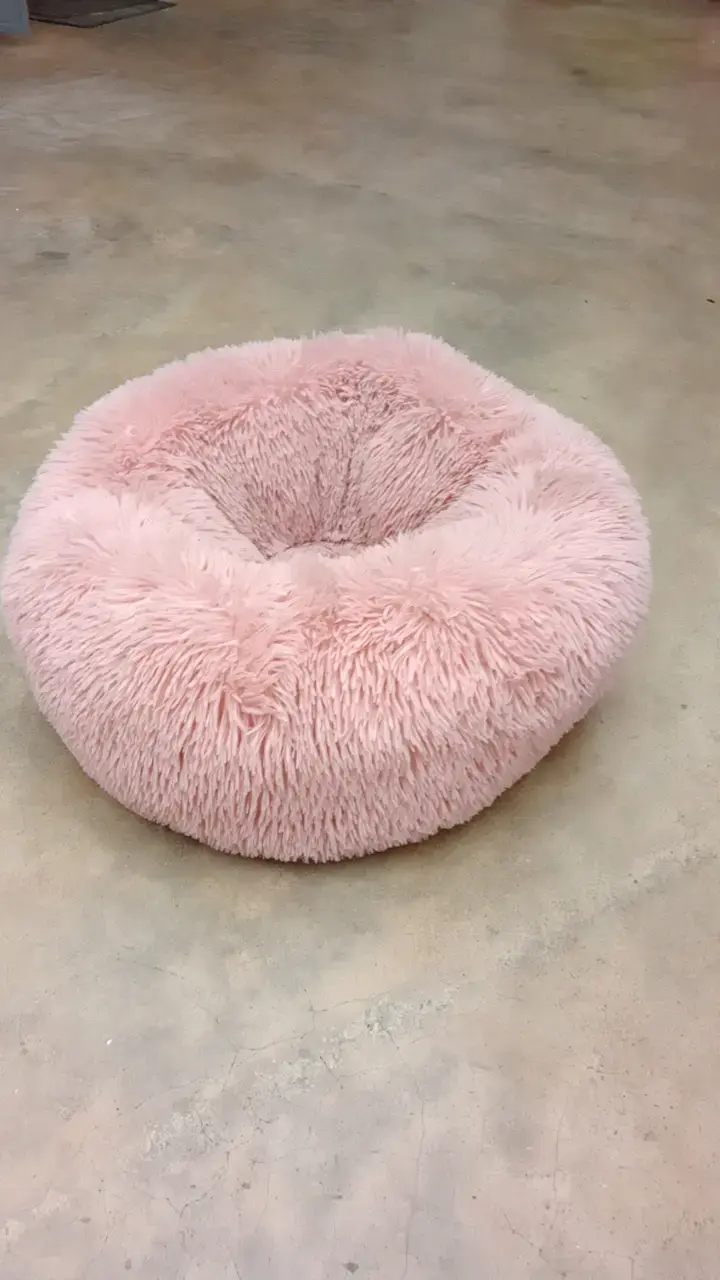 Cama para mascotas rosada suave y acogedora - 3