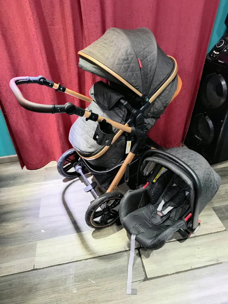 Coche de bebé 3 en 1 con silla de auto - 1