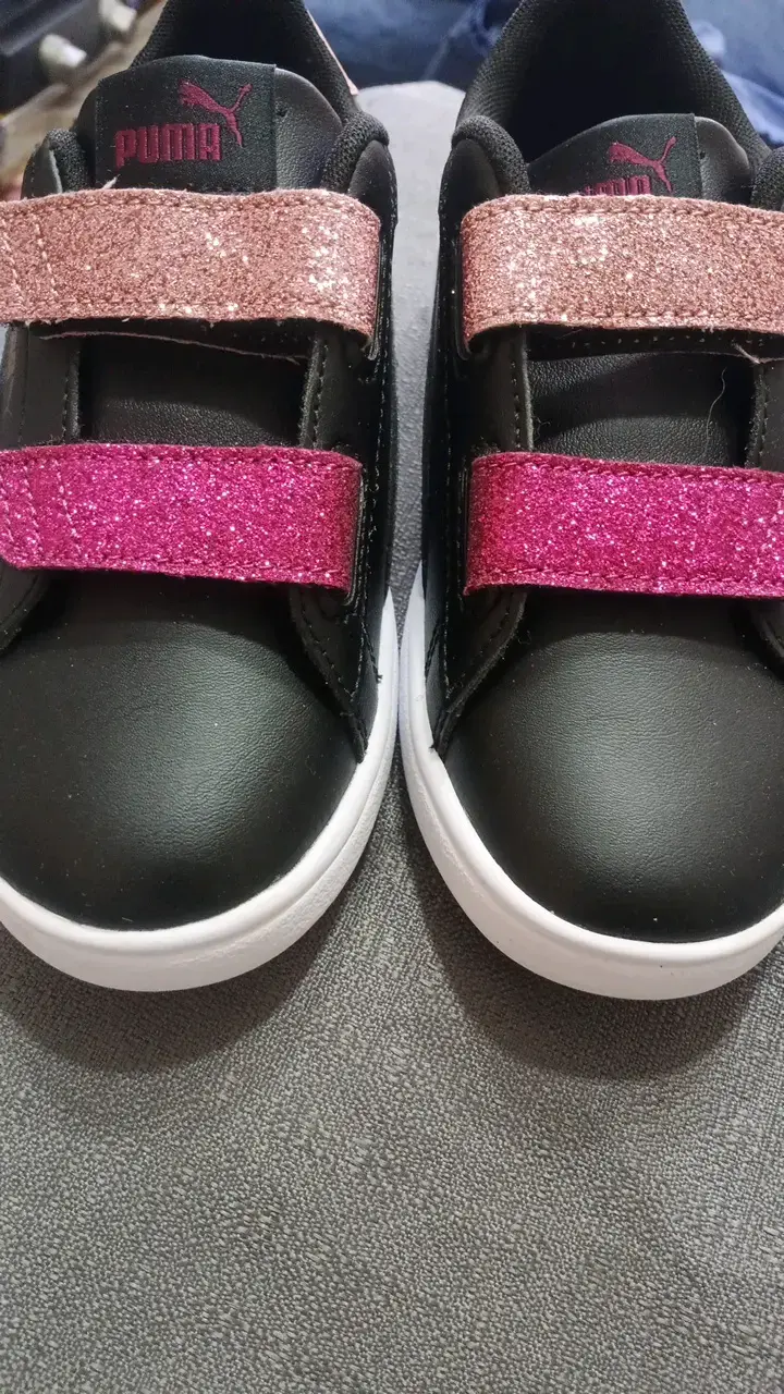 Zapatillas infantiles Puma negras con glitter - 5