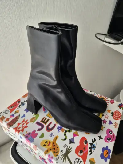 Botines de cuero negro Jeffrey Campbell con tacón - miniatura 2