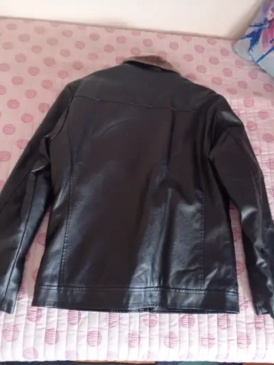 Chaqueta de cuero sintético con forro de piel - miniatura 4