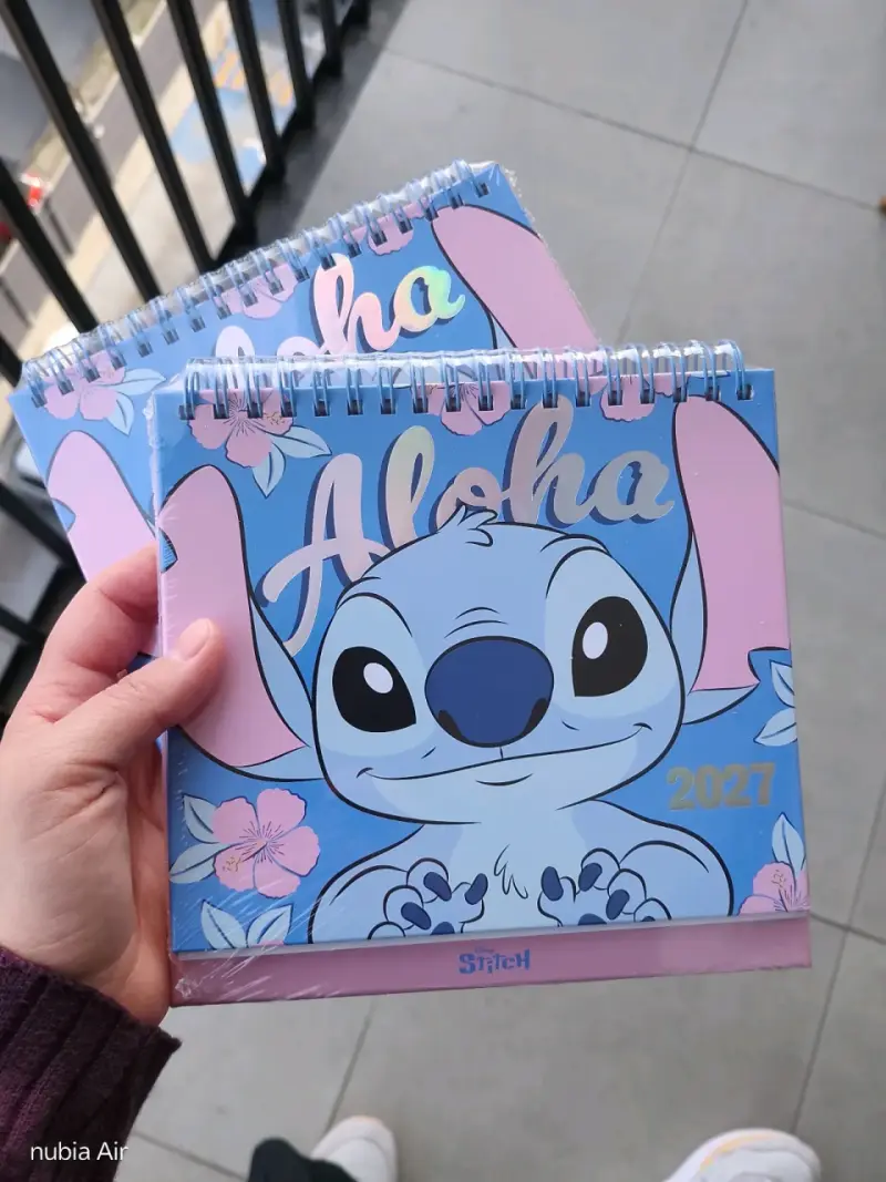 Calendario 2027 de escritorio Aloha Stitch Disney