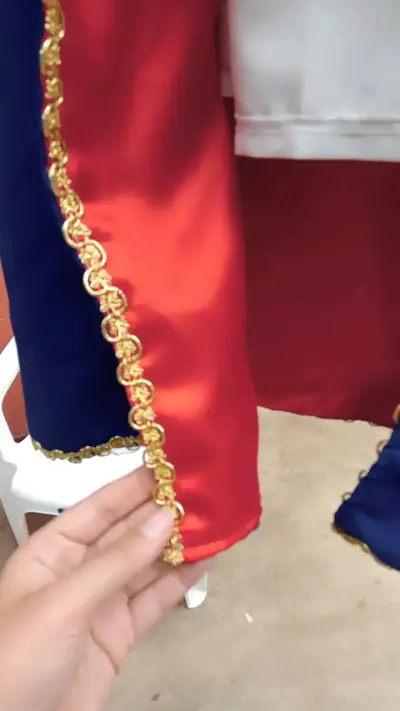 Disfraz de príncipe azul con capa talla 10 - miniatura 4