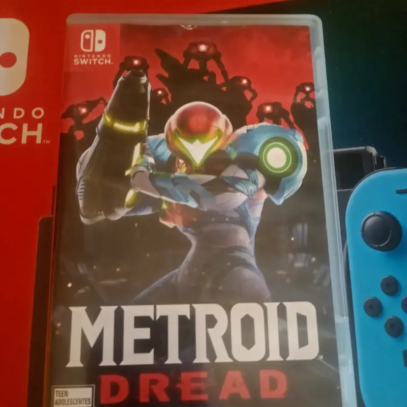 Consola Nintendo Switch con Joy-Con Azul y Rojo - 5