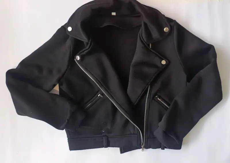 Chaqueta biker negra con cierre metálico - 2