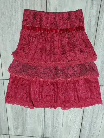 Falda de encaje roja Umbrale talla S - miniatura 1