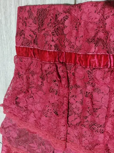 Falda de encaje roja Umbrale talla S - miniatura 2