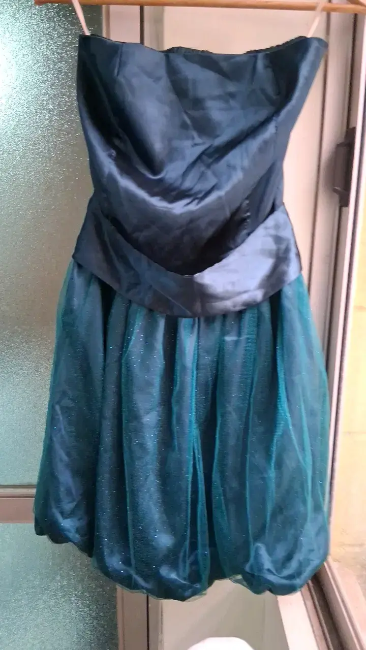 Vestido de fiesta corto azul con brillo - 1