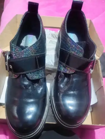 Zapatos de charol negro con hebilla Birano - miniatura 2