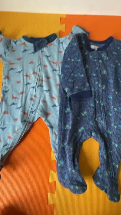 Lote 11 Pijamas de bebé 3-6- 9 meses - miniatura 4