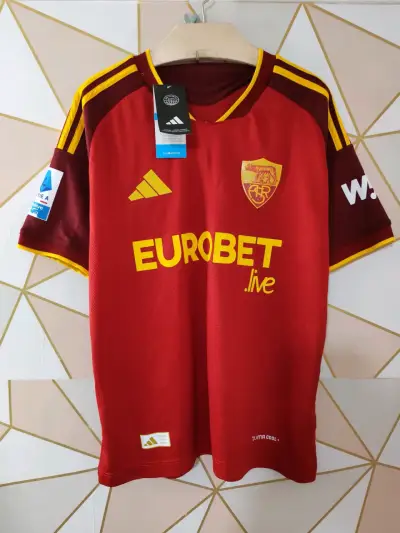Camiseta de fútbol roja con nombre Dybala - miniatura 1