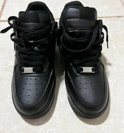 Zapatillas deportivas negras de cuero para hombre - miniatura 1