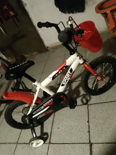 Bicicleta infantil impecable - miniatura 1