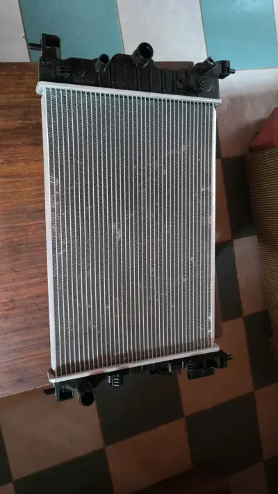 Radiador de auto Master Cool en buen estado - miniatura 1
