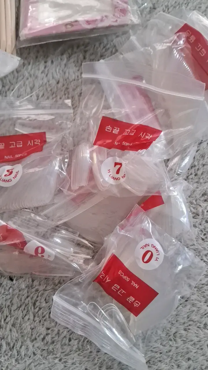 Kit de uñas postizas con tips y accesorios - 2