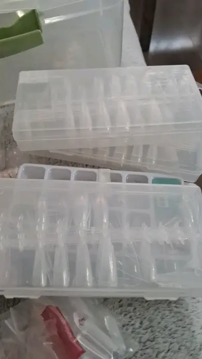 Kit de uñas postizas con tips y accesorios - miniatura 3