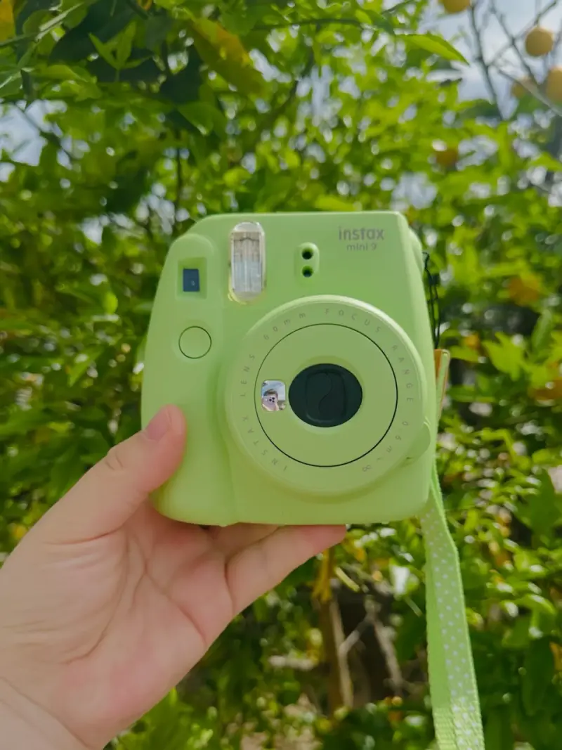 Cámara instantánea verde Fujifilm Instax Mini 9 - 1