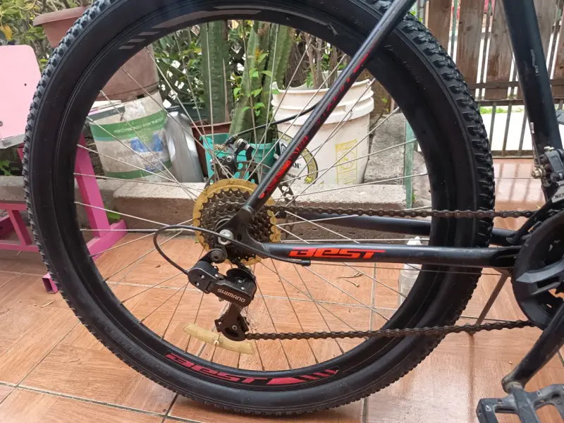 Bicicleta Best de montaña negra y roja - 2