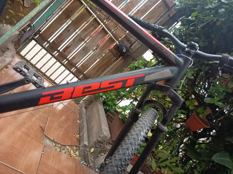 Bicicleta Best de montaña negra y roja - 4