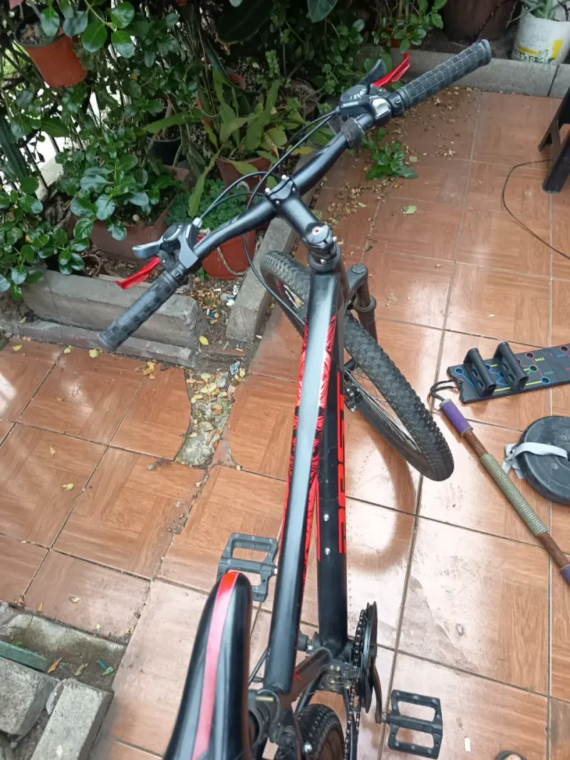 Bicicleta Best de montaña negra y roja - 6