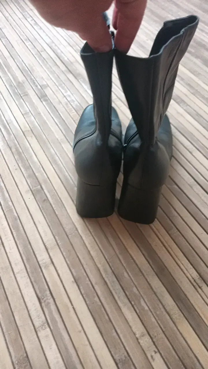Botines de cuero negro con tacón alto - 5