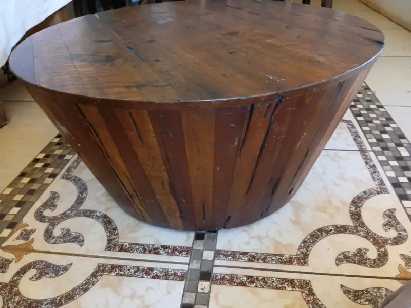 Mesa de centro redonda de madera rústica - 1