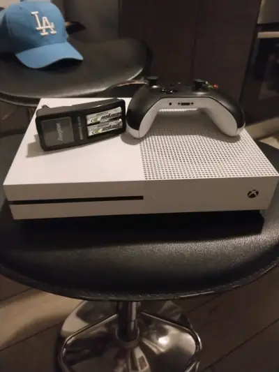 Consola Xbox One S con control y cargador - miniatura 4