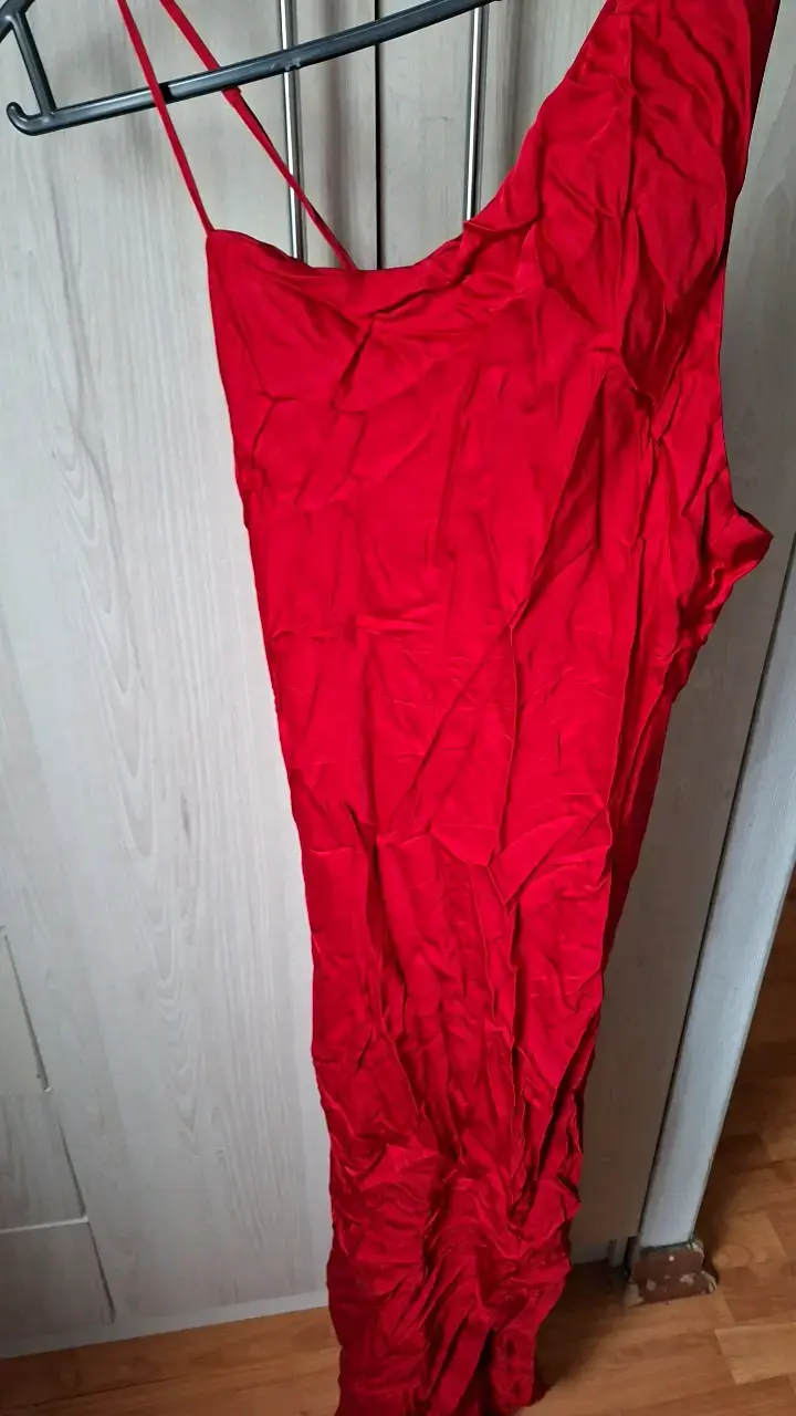 Vestido rojo elegante Zara talla S o M - 1