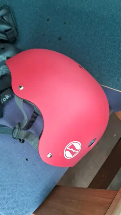 Set de Skate con Casco y Protecciones Polemic - miniatura 3