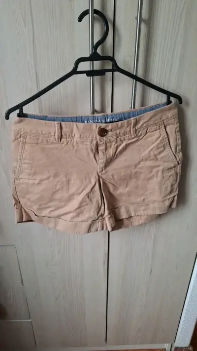 Shorts beige Banana Republic para mujer - miniatura 1
