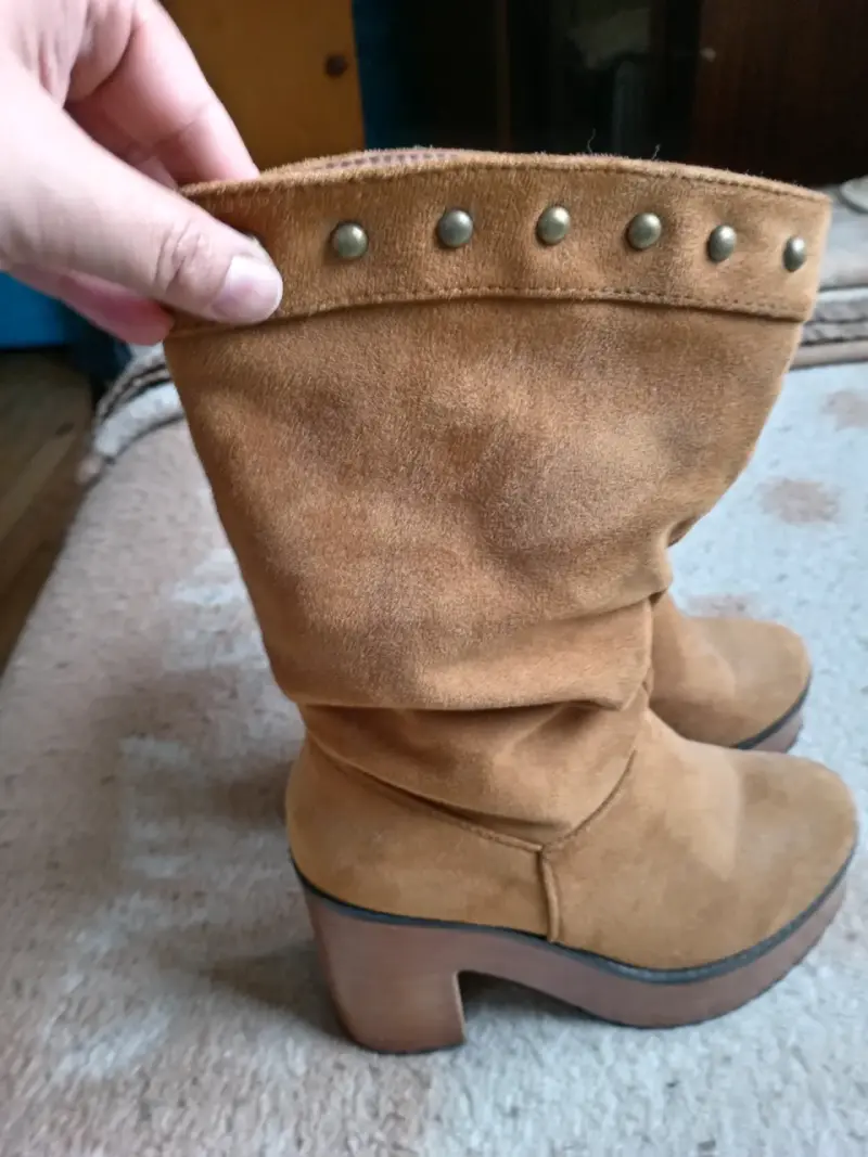 Botines de gamuza marrón con tacón alto - 2