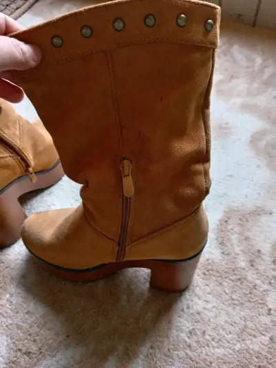 Botines de gamuza marrón con tacón alto - miniatura 3