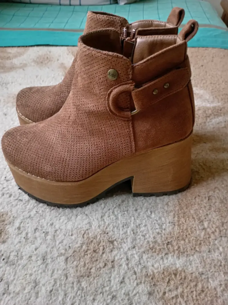 Botines de gamuza marrón con tacón alto - 4