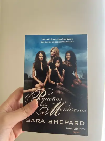 Libro 'Pequeñas Mentirosas' de Sara Shepard - miniatura 1