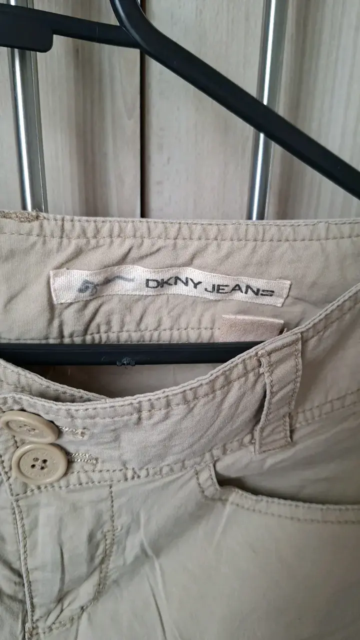 Pantalones cargo beige DKNY Jeans para mujer - 2