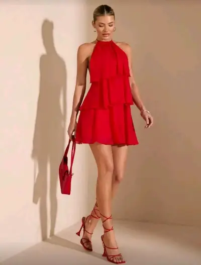 Vestido rojo corto con diseño halter - miniatura 1
