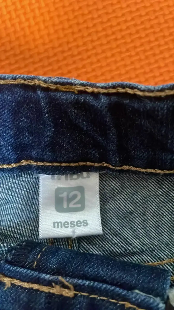 Jeans de bebé con diseño desgastado - 3