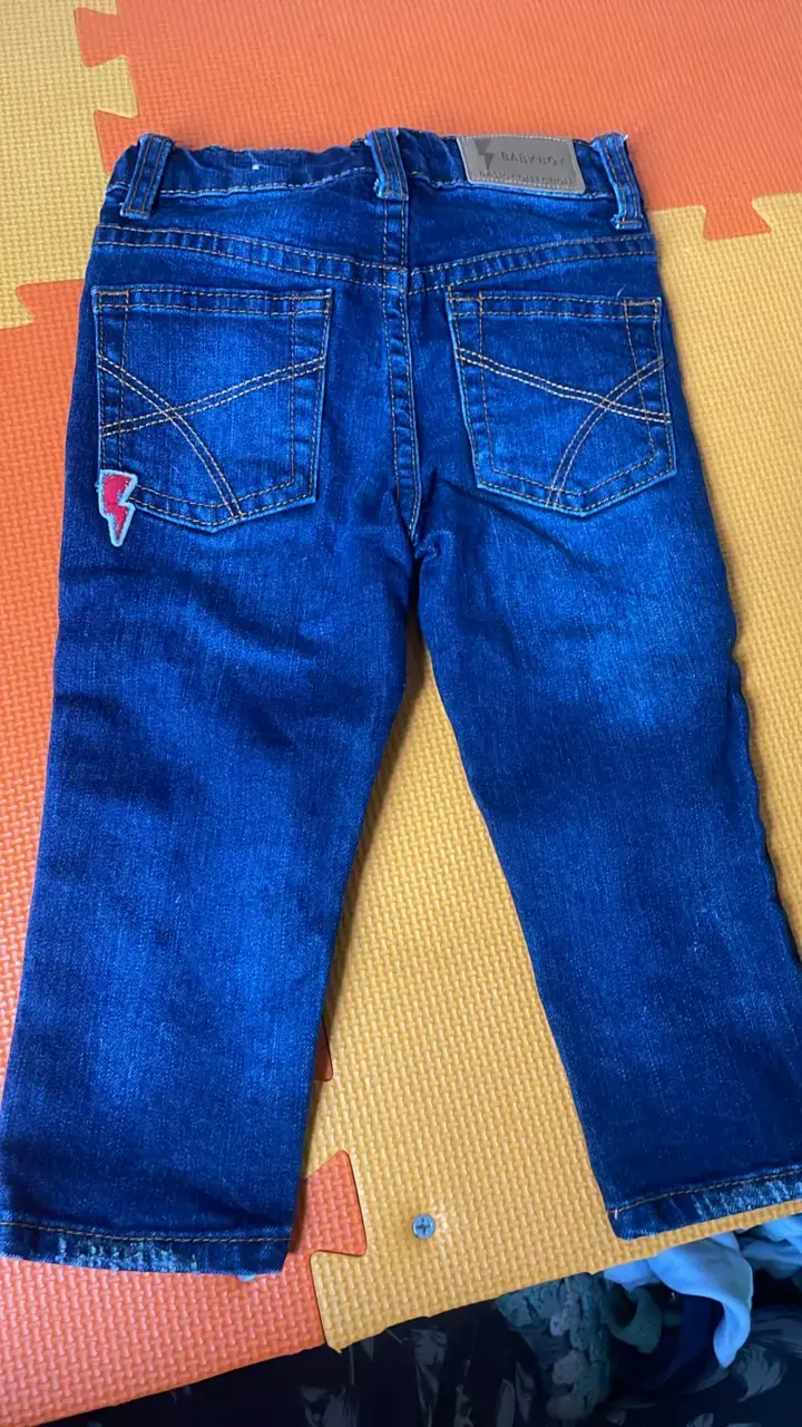 Jeans de bebé con diseño desgastado - 4