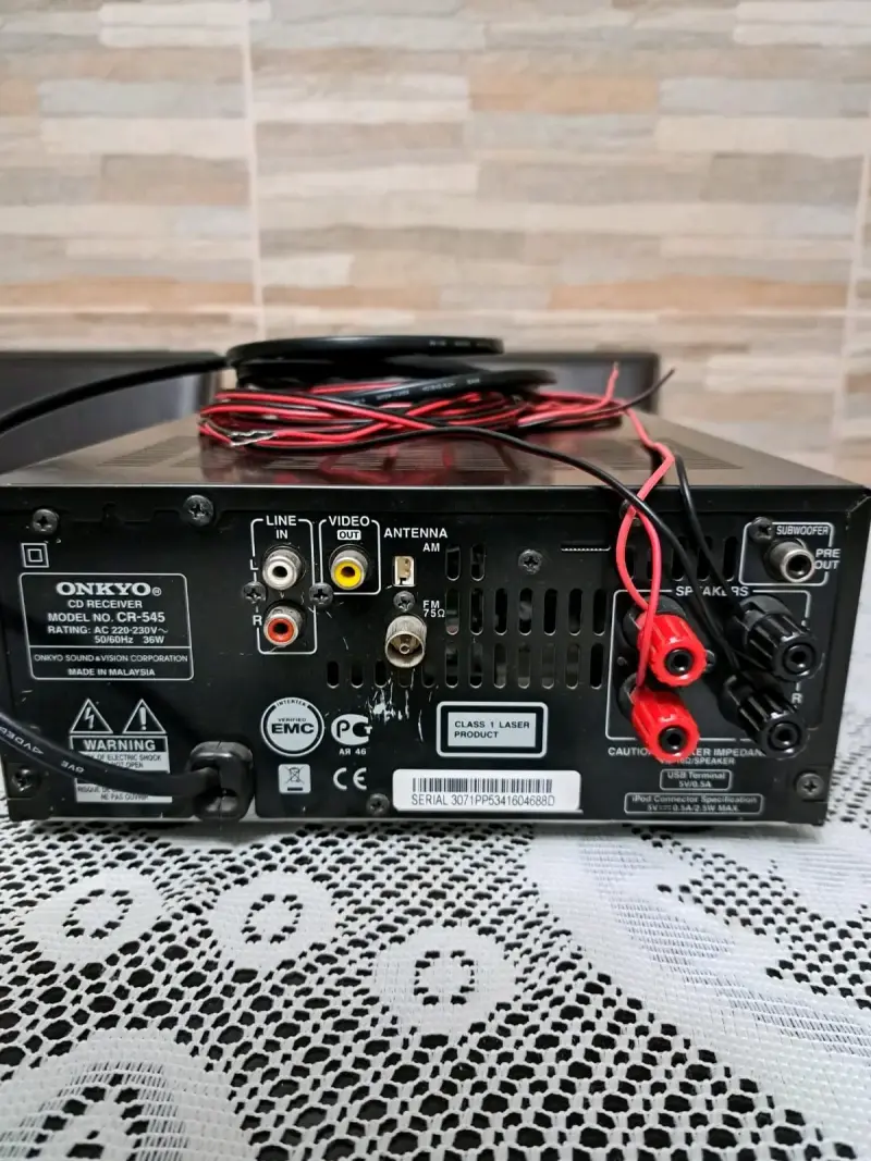 Receptor de CD Onkyo con cables incluidos - 2