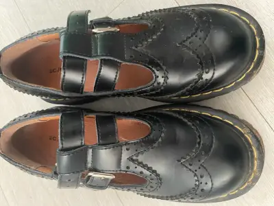 Zapatos escolares negros de cuero para niña - miniatura 1