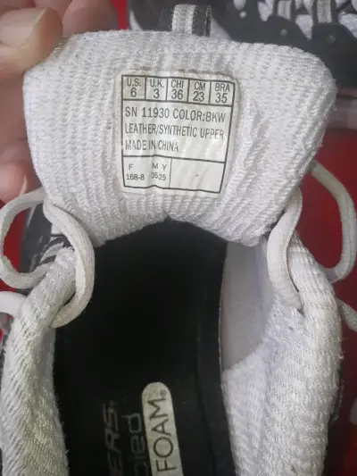 Zapatillas deportivas Skechers D'Lites negras y blancas - miniatura 1