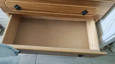 Cómoda de Madera con Cajones Amplios - miniatura 1