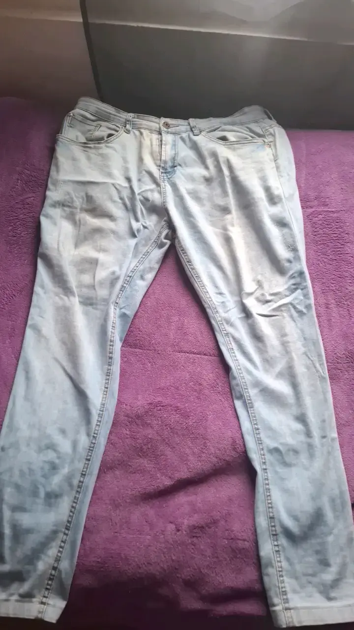 Jeans de mezclilla azul claro para hombre - 1