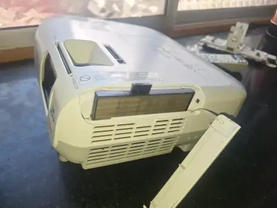 Proyector Epson PowerLite S27 con control remoto - miniatura 2