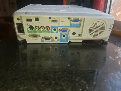 Proyector Epson PowerLite S27 con control remoto - miniatura 3
