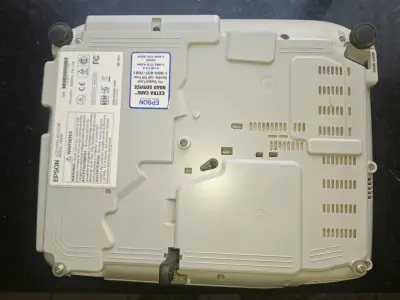 Proyector Epson PowerLite S27 con control remoto - miniatura 4