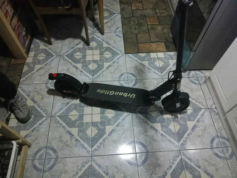 Scooter eléctrico UrbanGlide con luces LED - 5