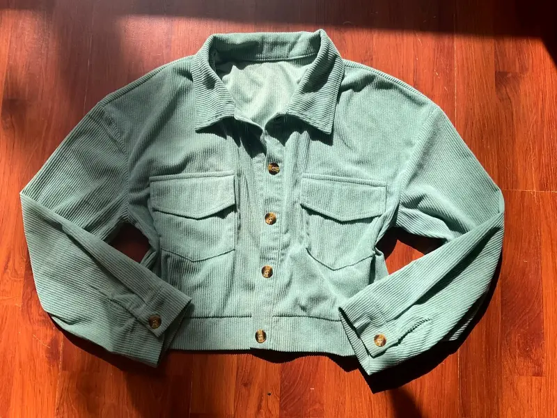 Chaqueta corta de pana verde